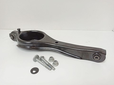 WAHACZ TYŁ TYLNY ŚRUBY MAZDA 3 BK MAZDA 5 CR19